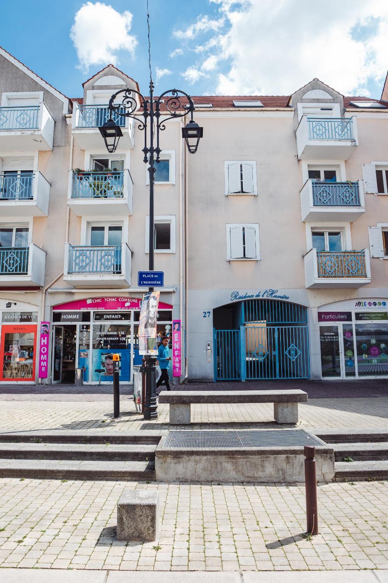Cosy Studio Entre Paris Et Disneyland Paris Lägenhet Esbly Exteriör bild