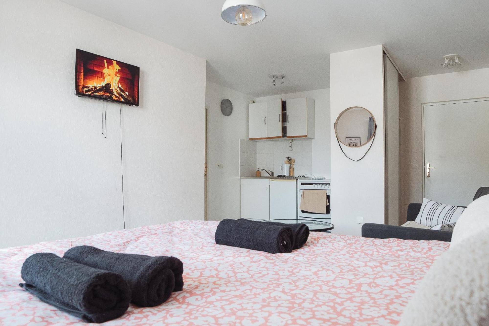 Cosy Studio Entre Paris Et Disneyland Paris Lägenhet Esbly Exteriör bild