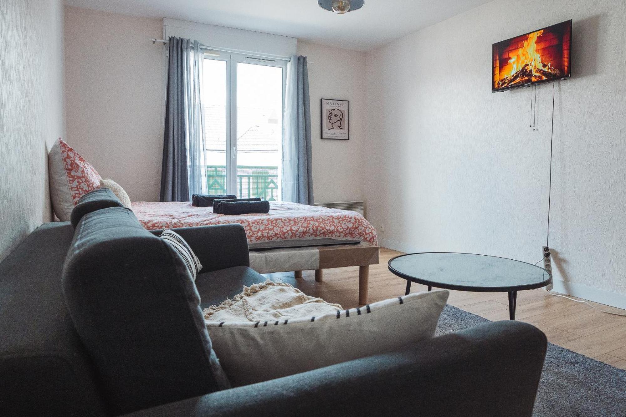 Cosy Studio Entre Paris Et Disneyland Paris Lägenhet Esbly Exteriör bild